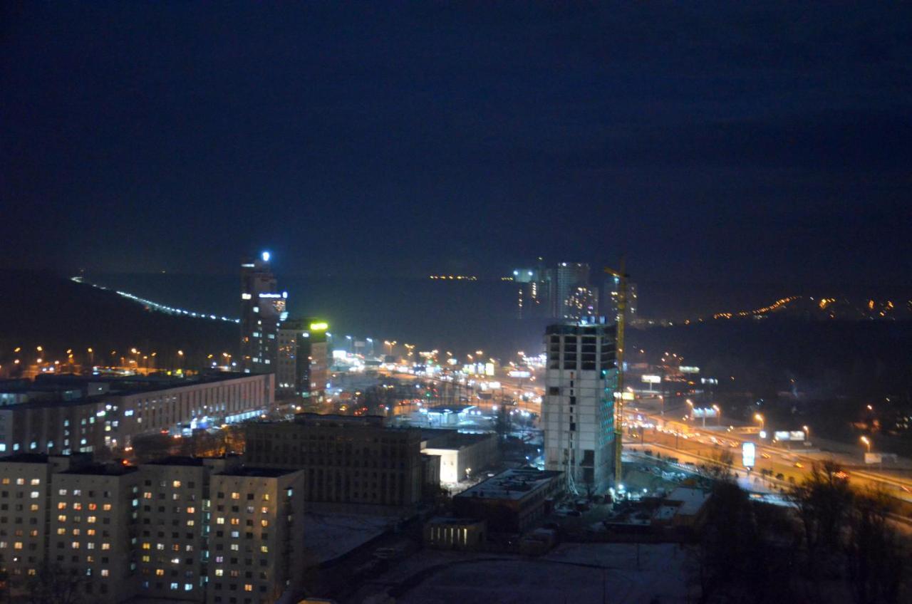 Sky Apartment Virmenska Kiev Esterno foto
